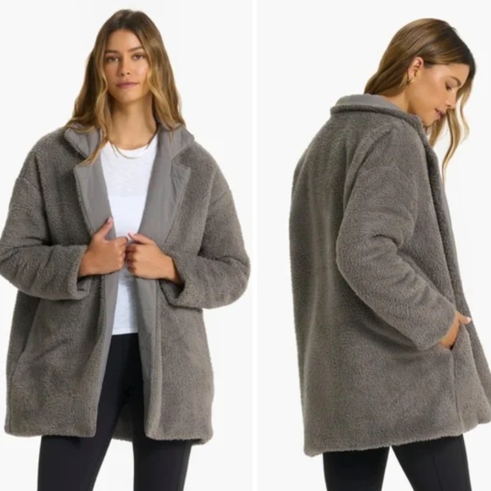 Vuori Reversible Cozy Sherpa Jacket  NWT Size M/L